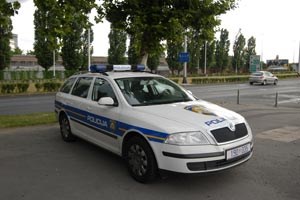 Slika /PU_KZ/auto_policija01.jpg